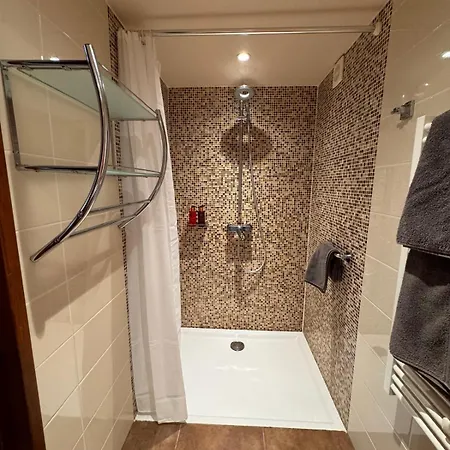 Maison Des Etoiles D'hotes, Adult Only Bed and Breakfast Verrieres (Aveyron)